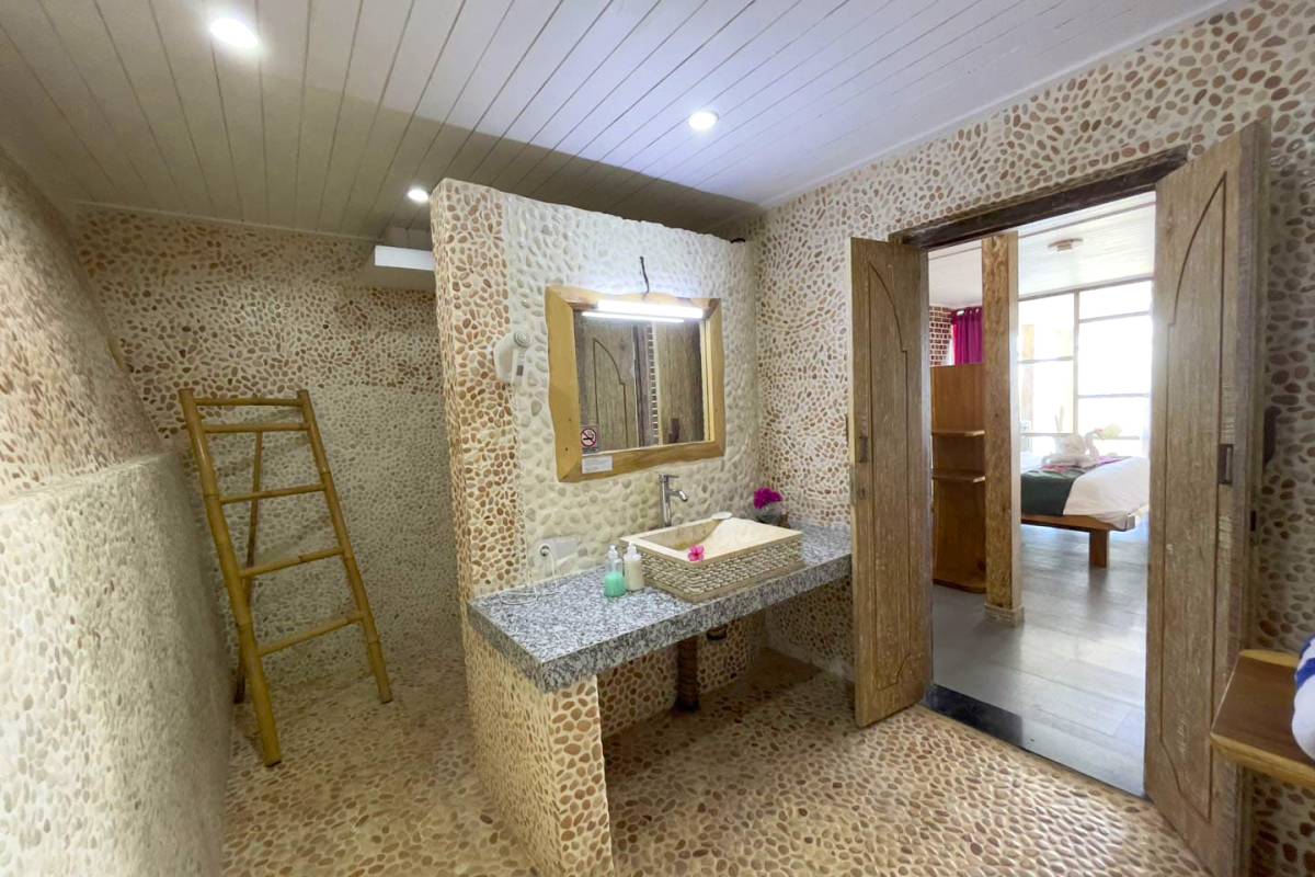 Ocean View Room Bathroom