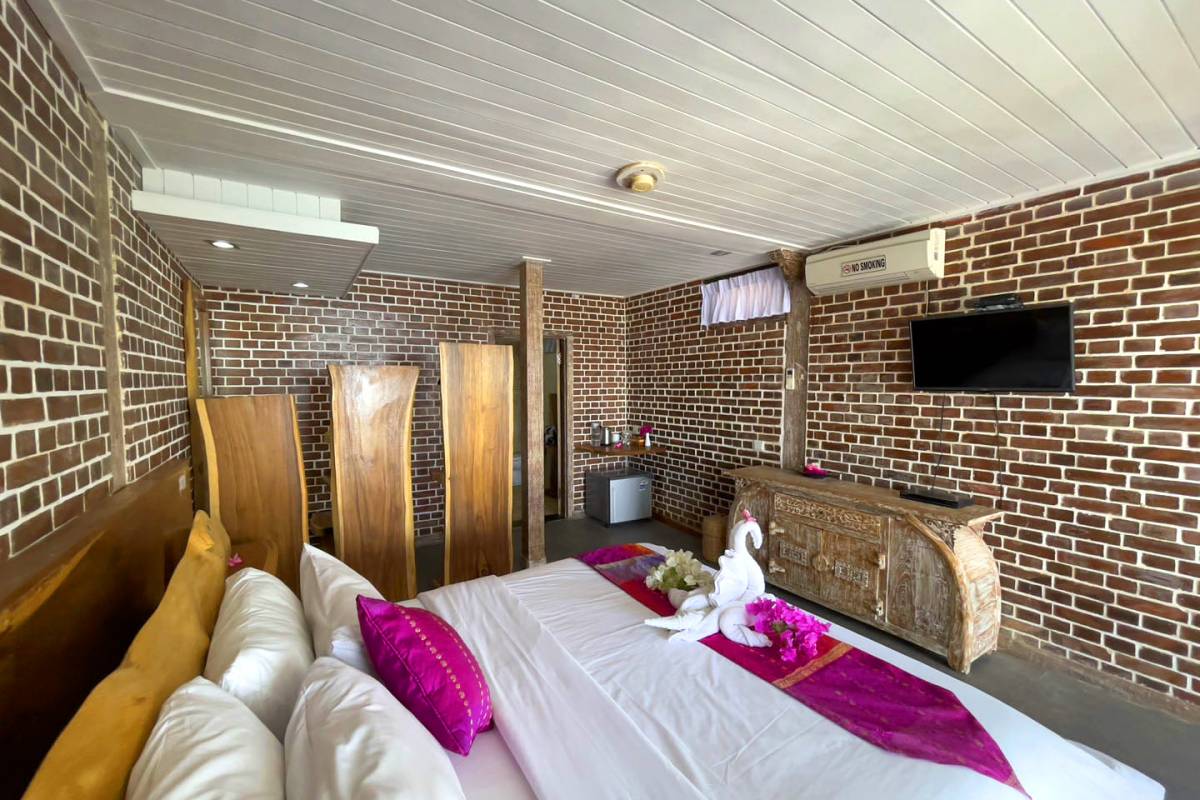 princess-of-mentigi-bay-ocean-view-room-bedroom-2