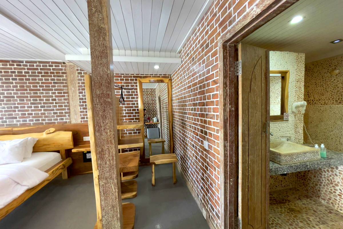 princess-of-mentigi-bay-ocean-view-room-bedroom-and-bathroom